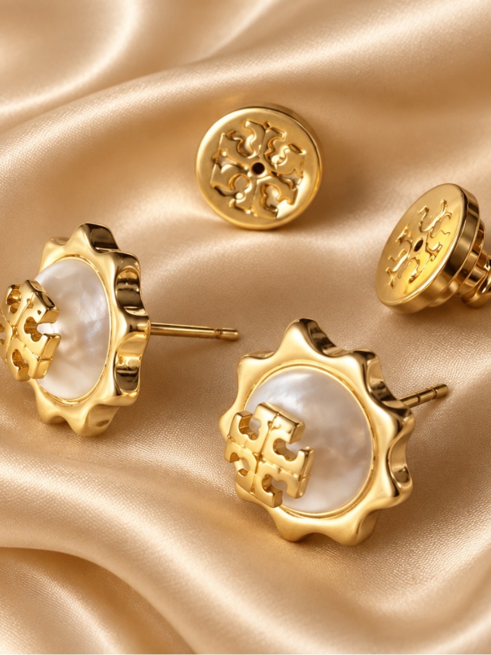 ❌PRICE DROP❌NWT GORGEOUS GOLD PLATED SUN SHAPED STUDS EARRINGS TORI BURC…